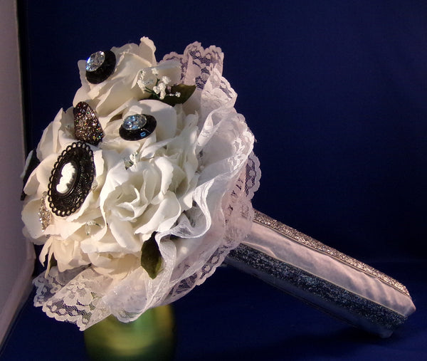 Bouquet-Vintage Look Black and White Cameo