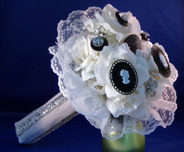 Bouquet-Vintage Look Black and White Cameo